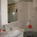 Stelios House * Θεολόγος